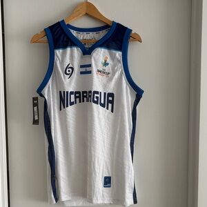 NWT White and Blue Nicaragua Basketball Jersey, size M Men’s